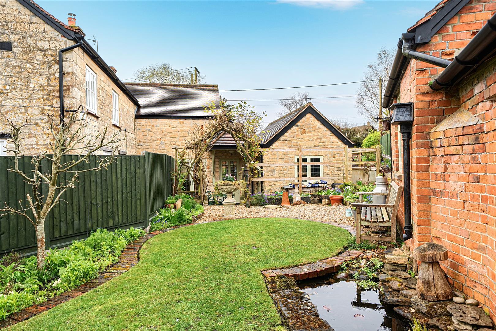 Property Image 392afe52-7f2a-4b17-8c10-d67facd0fa6b
