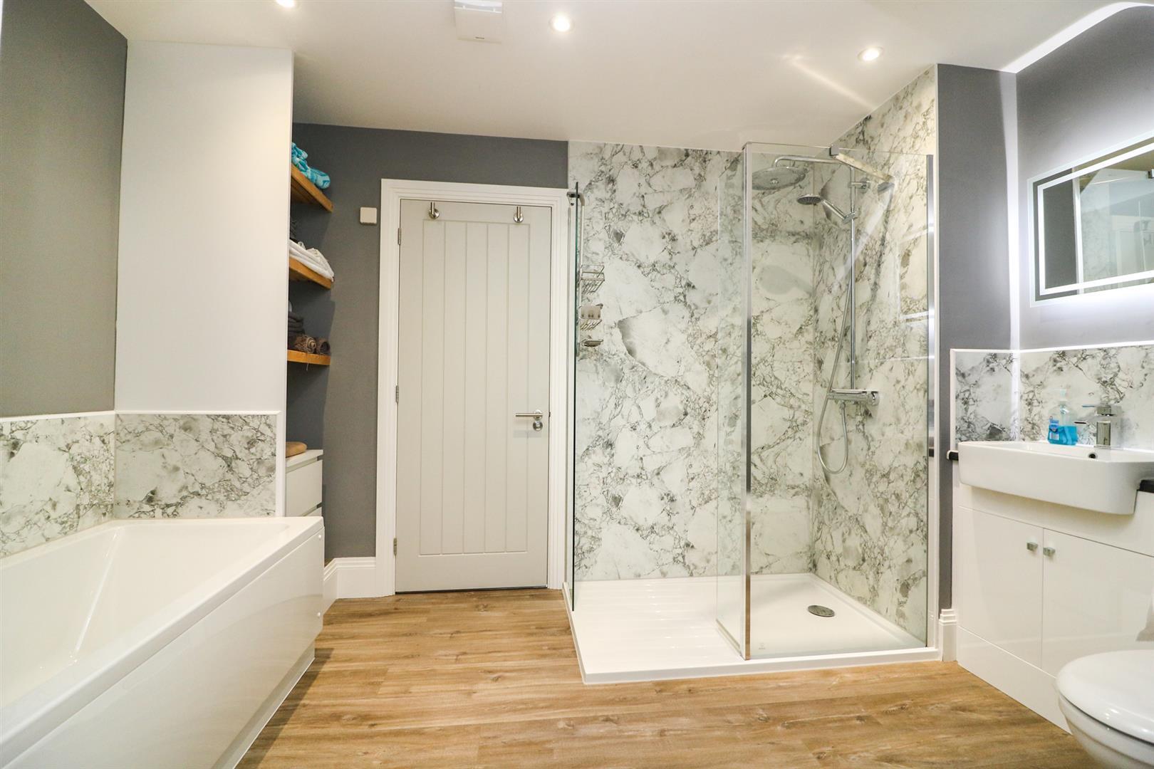 Property Image 3942e2b3-95f3-4f1c-9794-cf56df32321c