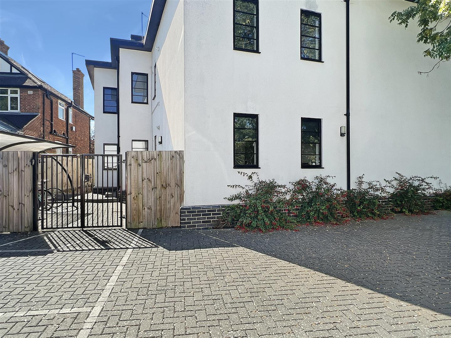 Property Image 395d87cf-333e-40bf-84f0-6b51f44ec9b4