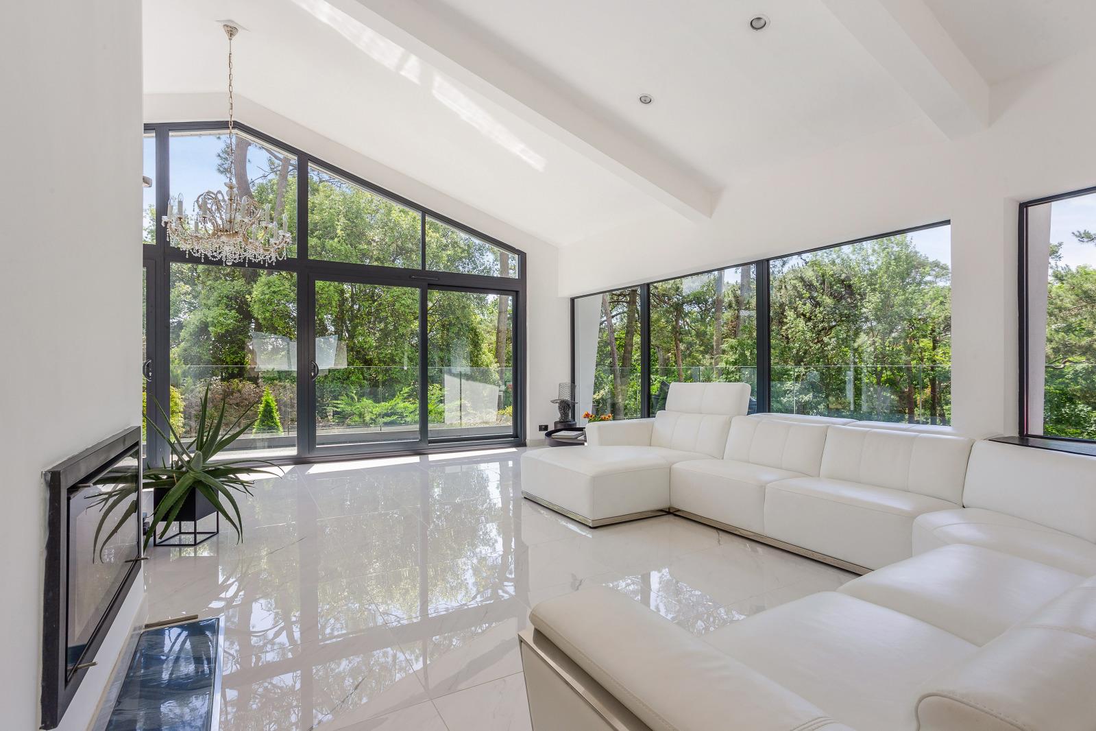 Property Image 39695652-5453-486d-a4de-b2e0a3b3e7ef