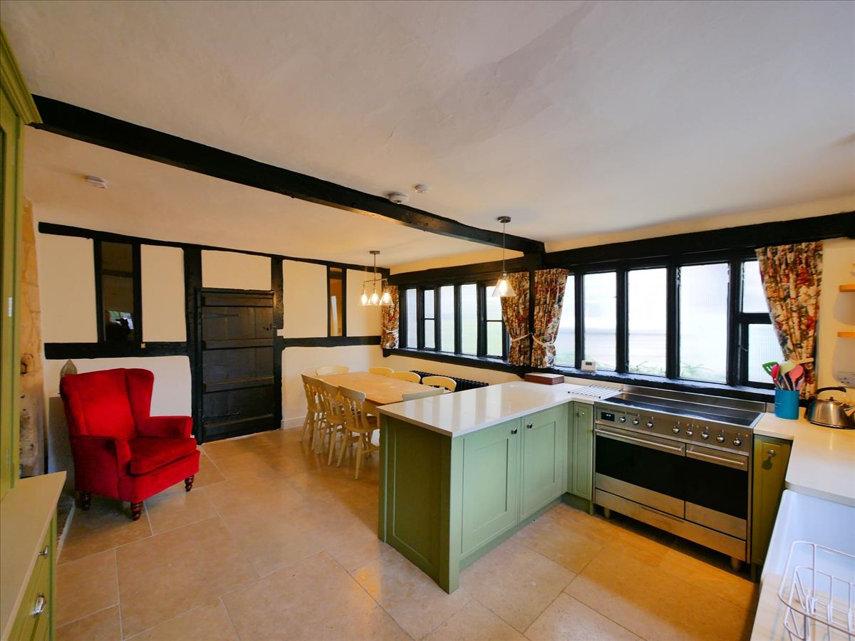 Property Image 39785686-a30a-4fd5-b96d-60656743b745