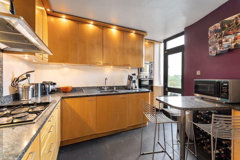 Property Image 397bae16-afae-4252-b110-886384d2ab9f