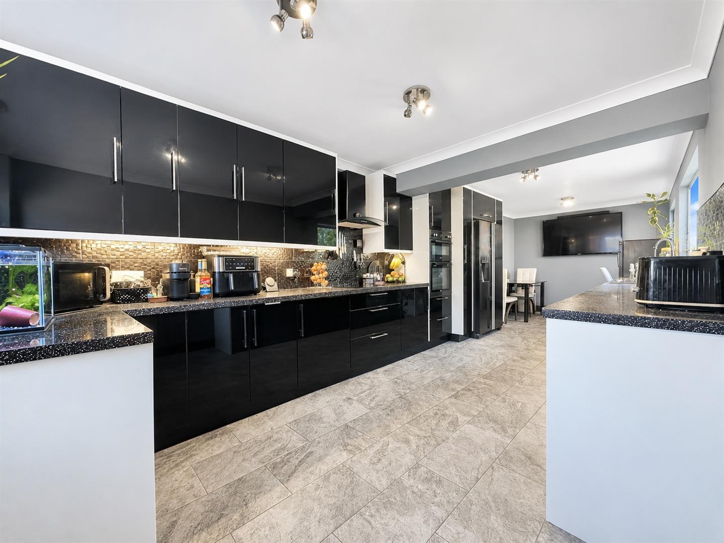 Property Image 39a28b97-3391-4dba-9313-2688b93cc2a2