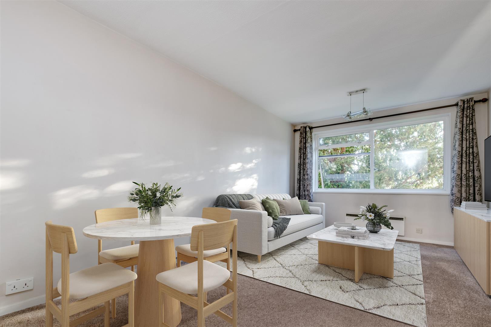 Property Image 39ba4f9c-5862-4bdd-9b0f-12c0cc8c1d54