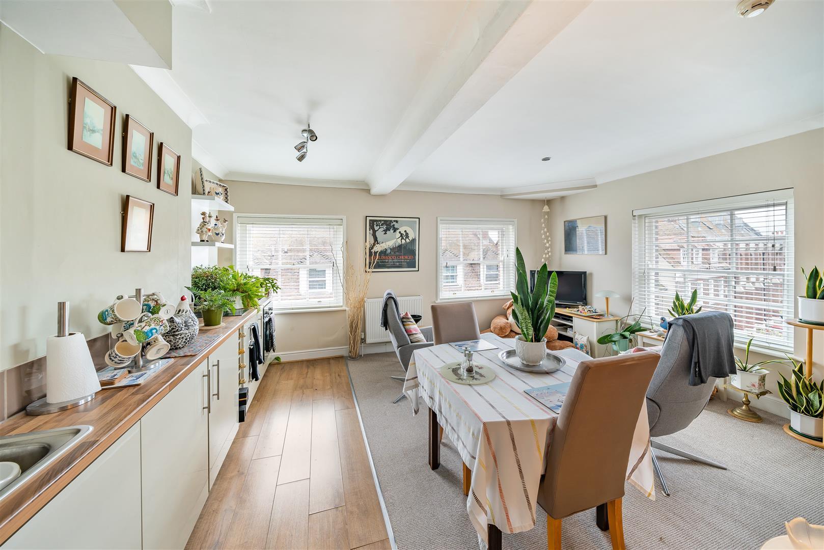 Property Image 39c38c95-231c-420d-944a-3667264c15ba