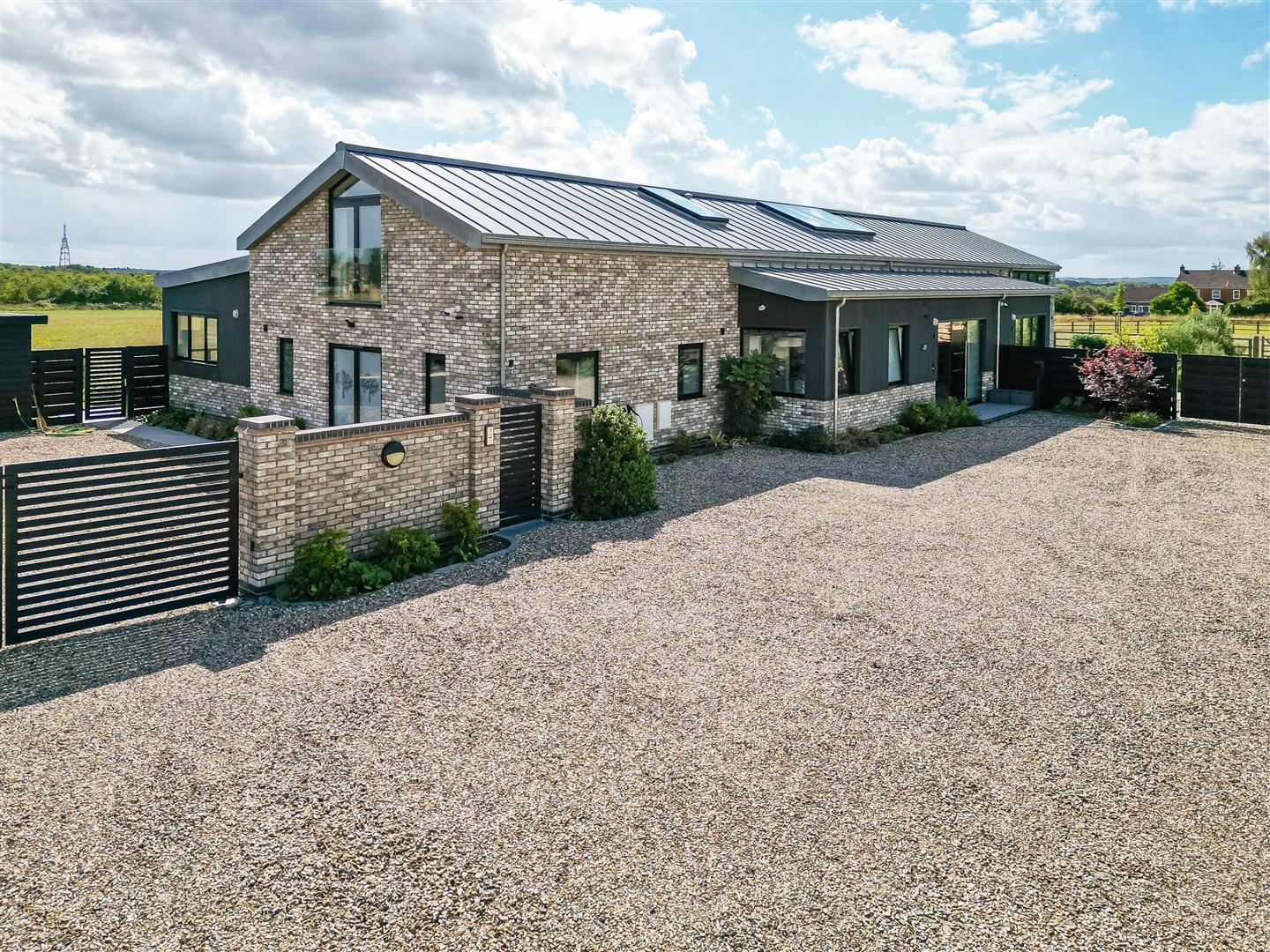 Property Image 39d4ff67-b024-4fce-93bf-6e9614187563