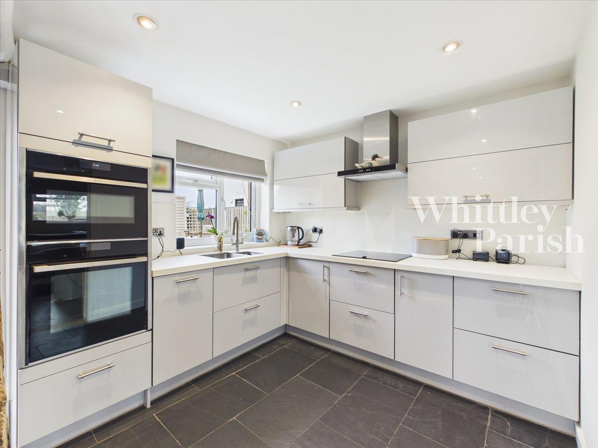 Property Image 39df4002-0b78-4f6a-9363-0b5fb851bedc