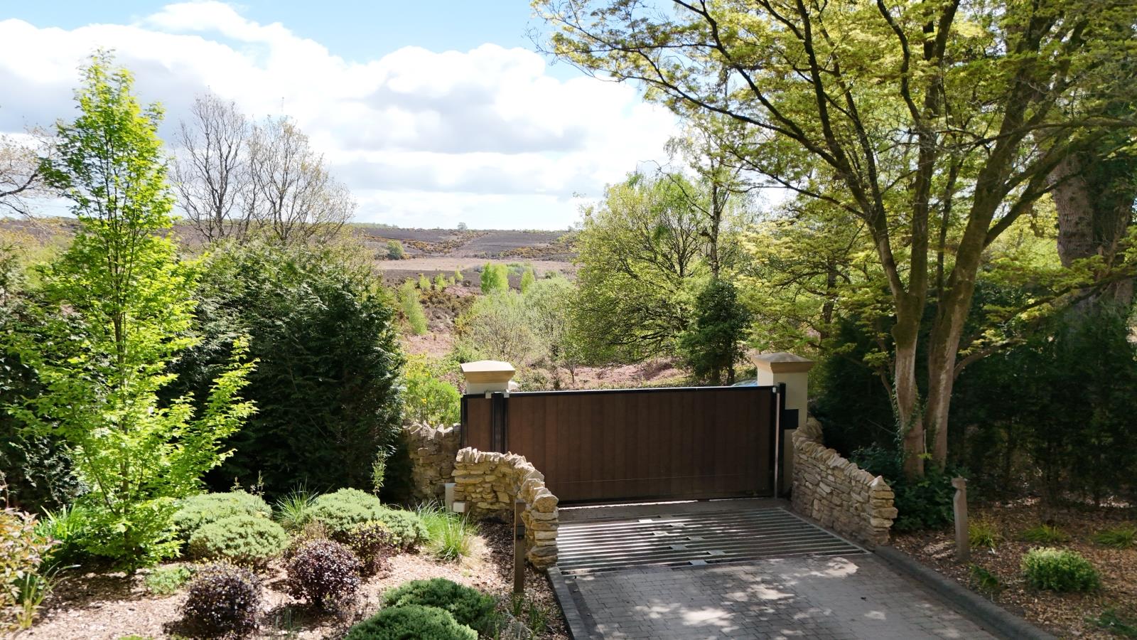 Property Image 39e8f85c-8518-49a2-86b3-ba0624aea7db