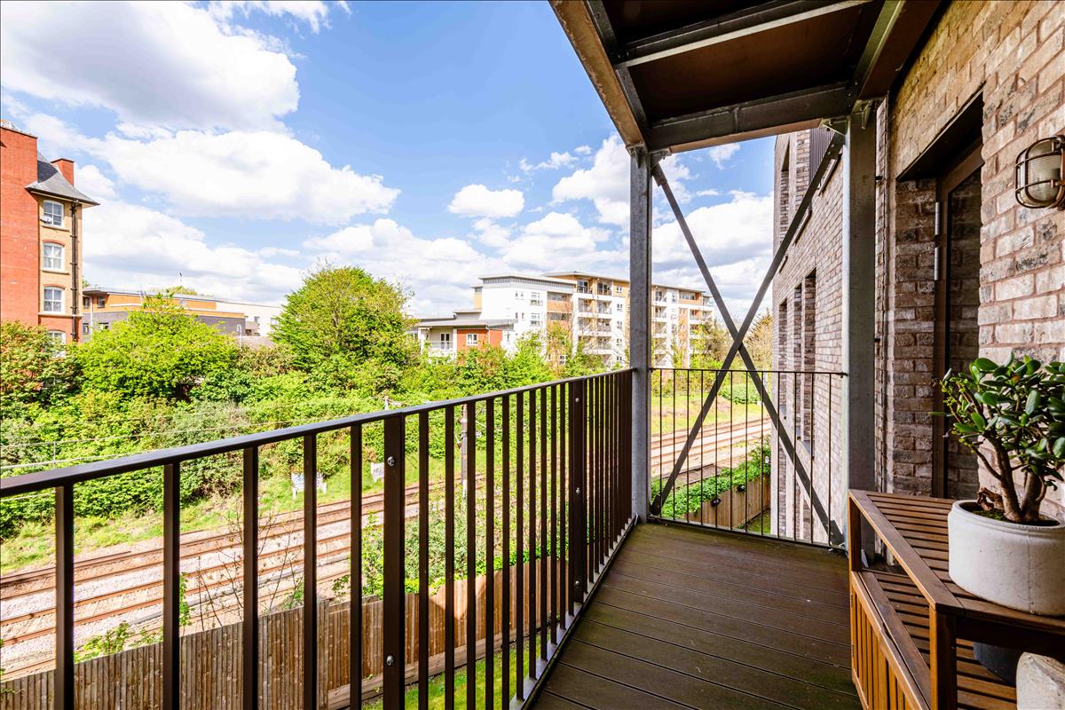 Property Image 39f87561-8793-4309-af83-37d3d28074dc
