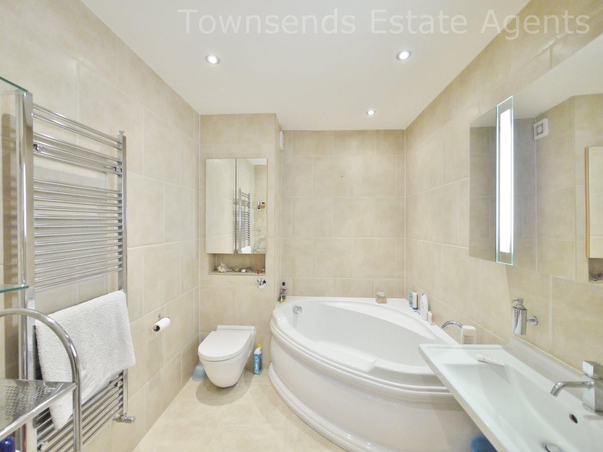 Property Image 3a22fada-f8b6-43fa-b7eb-0ee0e78f8003
