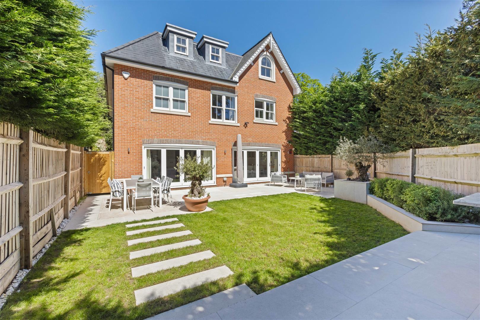 Property Image 3a3e8107-2cec-47b4-a4eb-d053bf5fc096