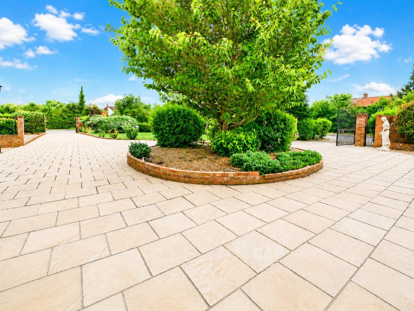 Property Image 3a6baae5-e383-4e65-9e0c-bd553bb52627