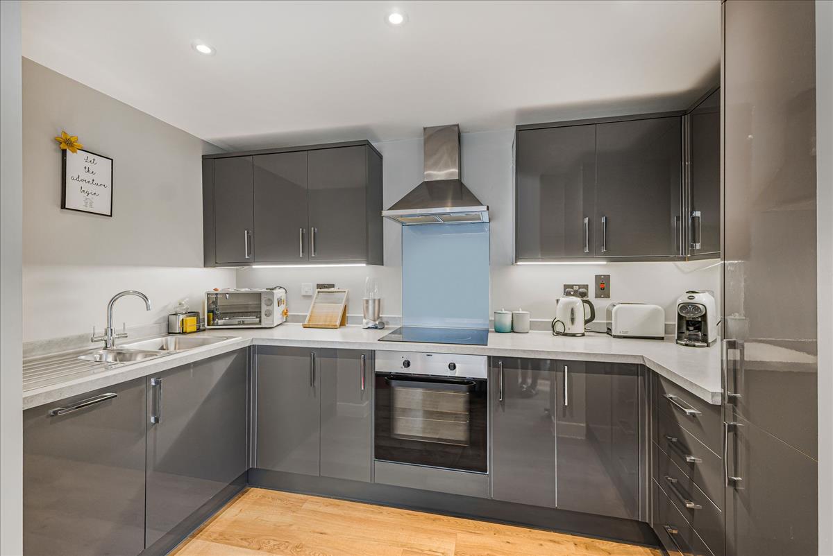 Property Image 3aabb9d0-9730-4402-af93-17e6c9b773fd