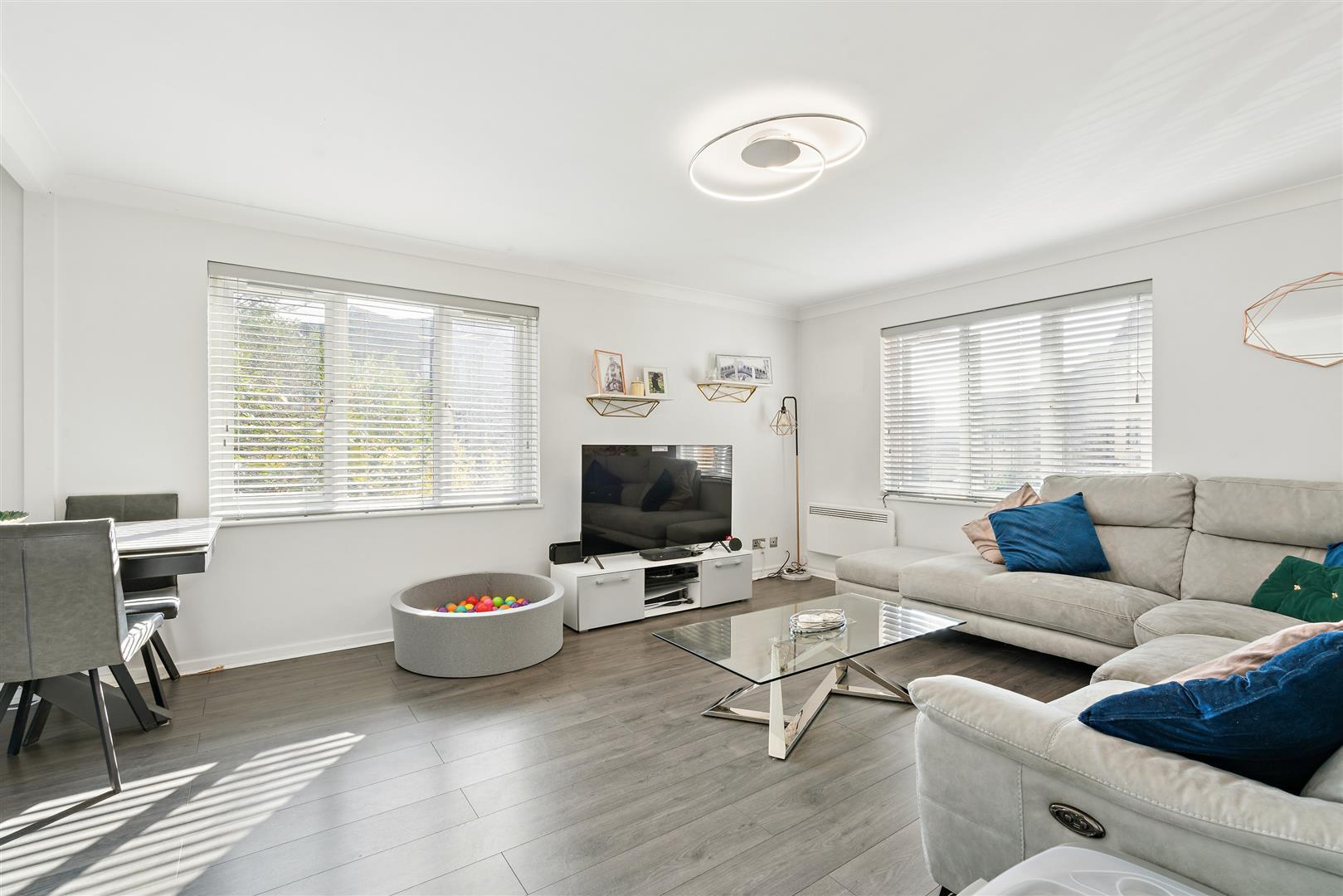 Property Image 3ac24193-6eda-4aeb-a7d8-fef02e820de4