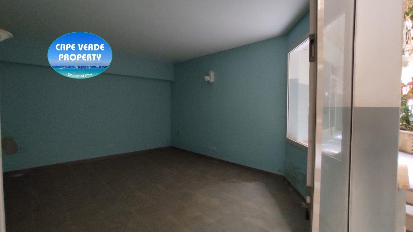 Property Image 3ad41060-de25-4749-b369-3a829b0ccf55