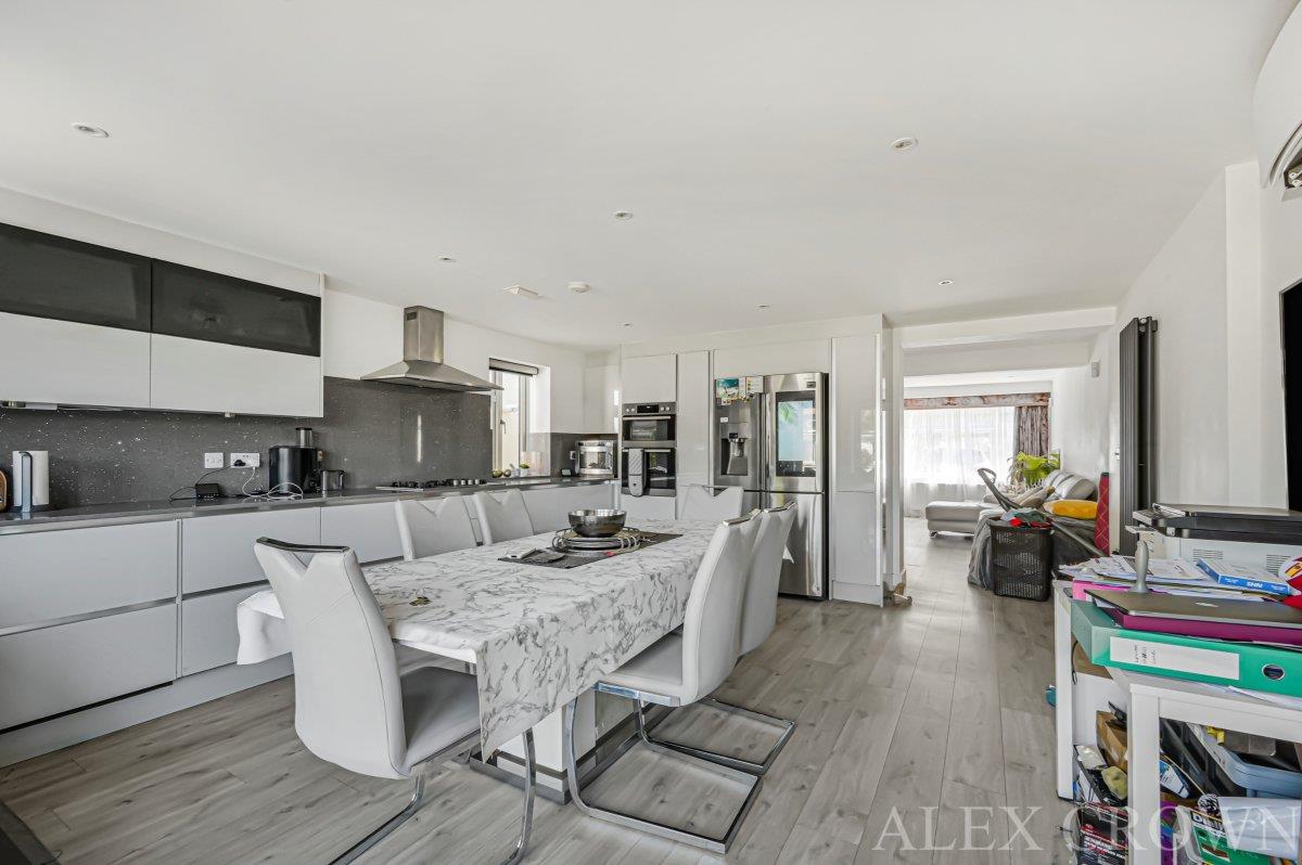 Property Image 3ae989bc-498e-4007-b49d-64dfc5063531