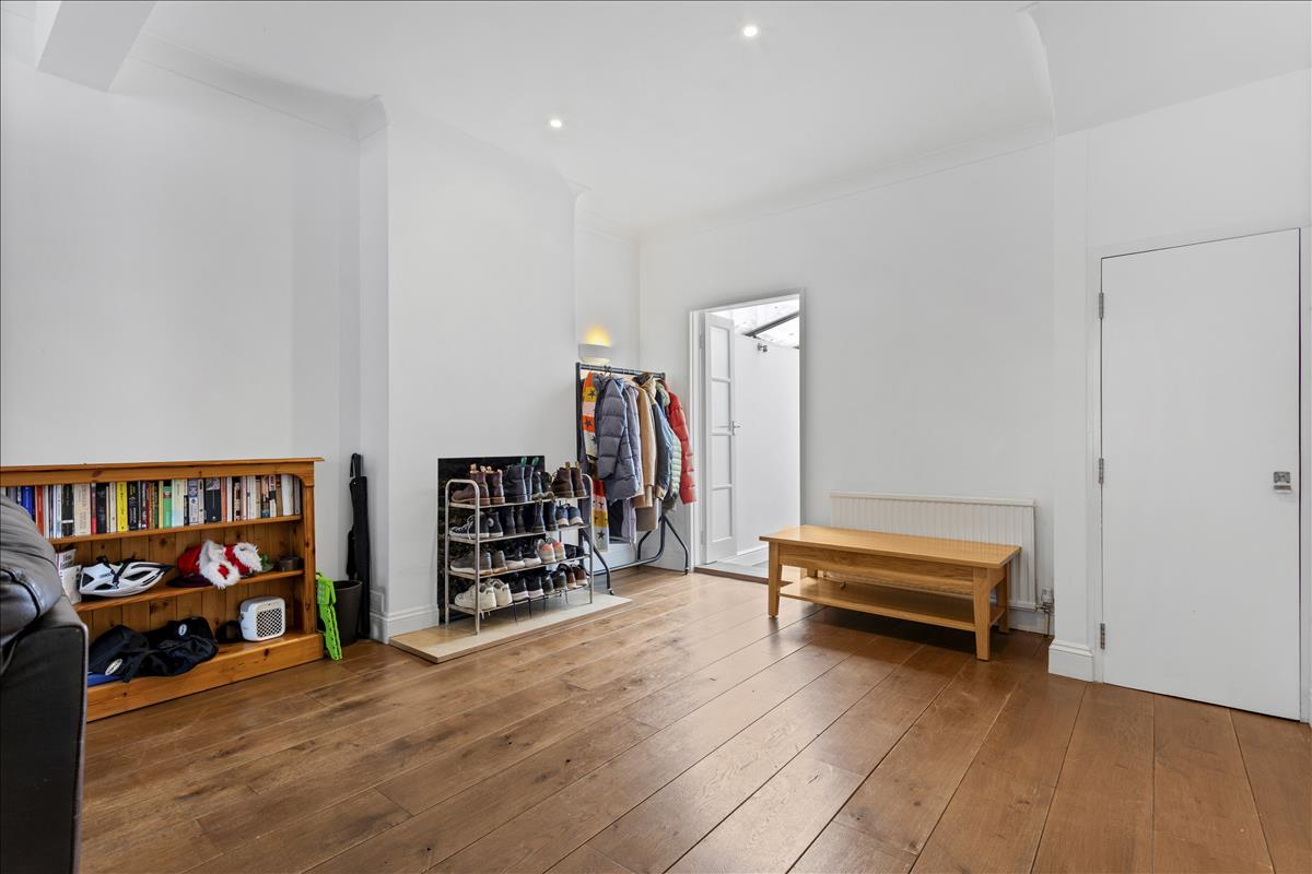 Property Image 3af75fea-f086-4729-9d81-e96ef224bcf7