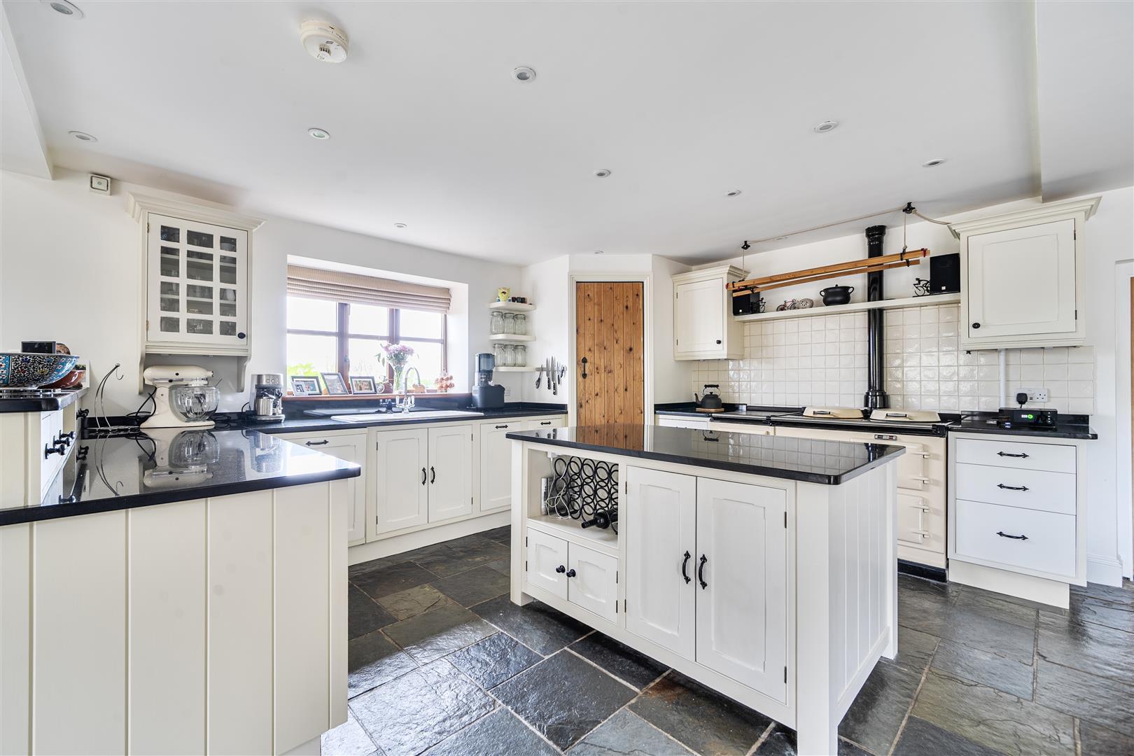 Property Image 3b31ed96-b719-4356-b1e9-9a27d6d3952d