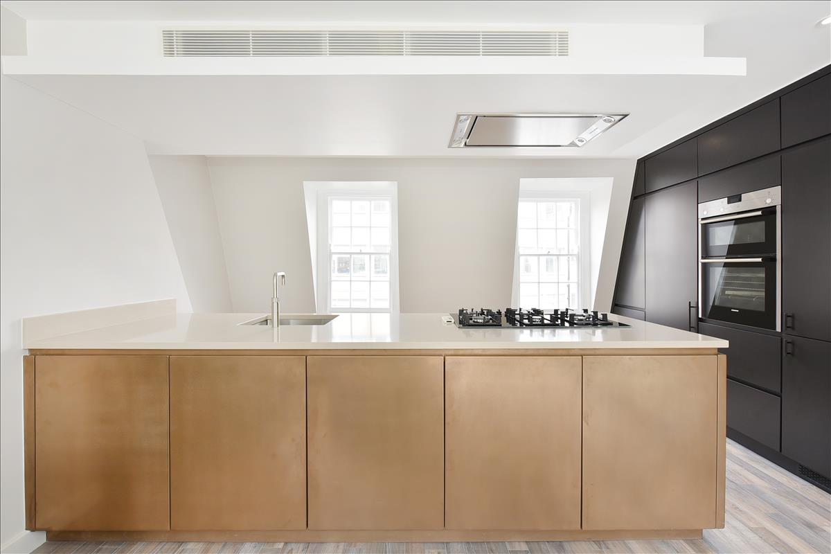 Stylish and modern three bed terrace conversion for let in Shoreditch