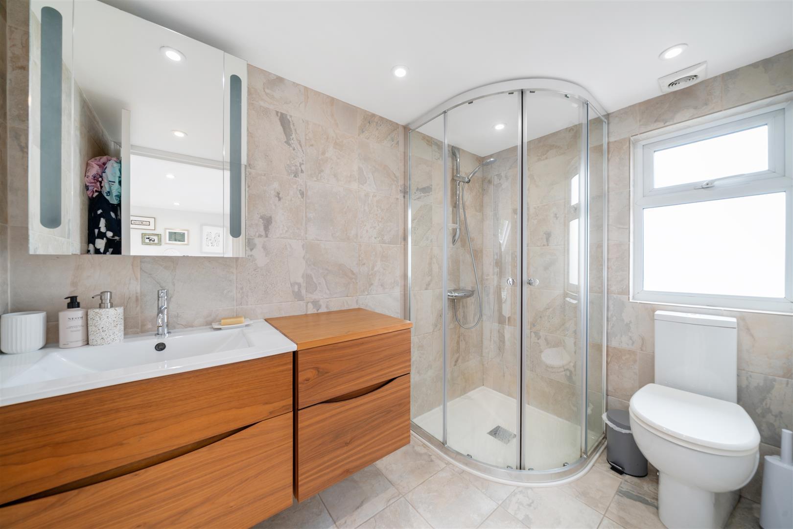 Property Image 3b6c93eb-7c09-4b50-b715-a979a9045903