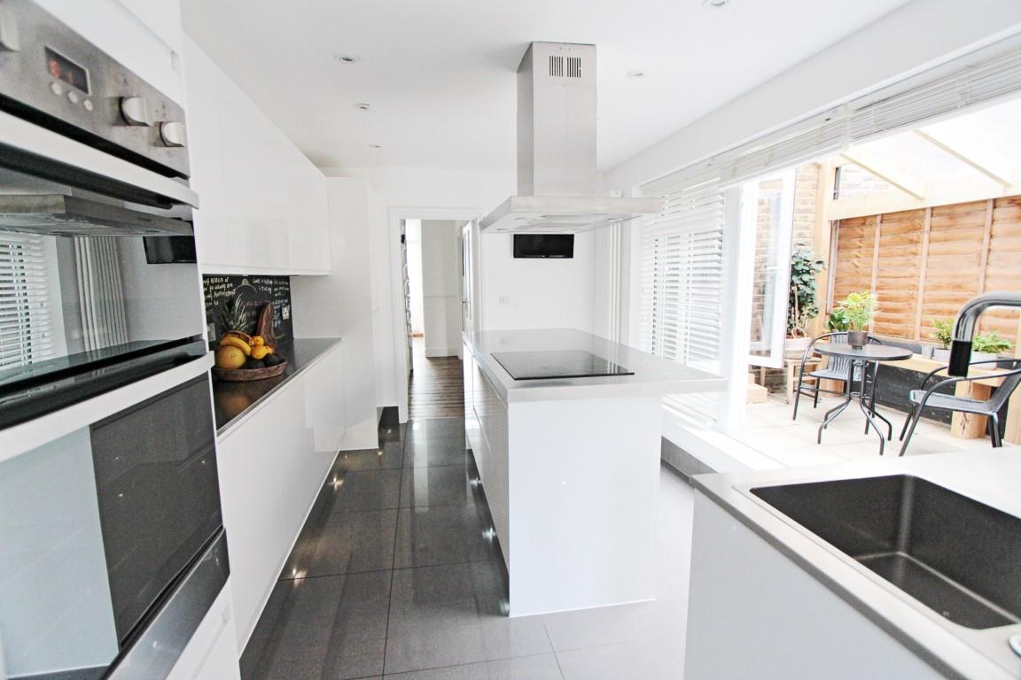 Property Image 3bc59274-af56-4ee1-8690-6e7be085ca62
