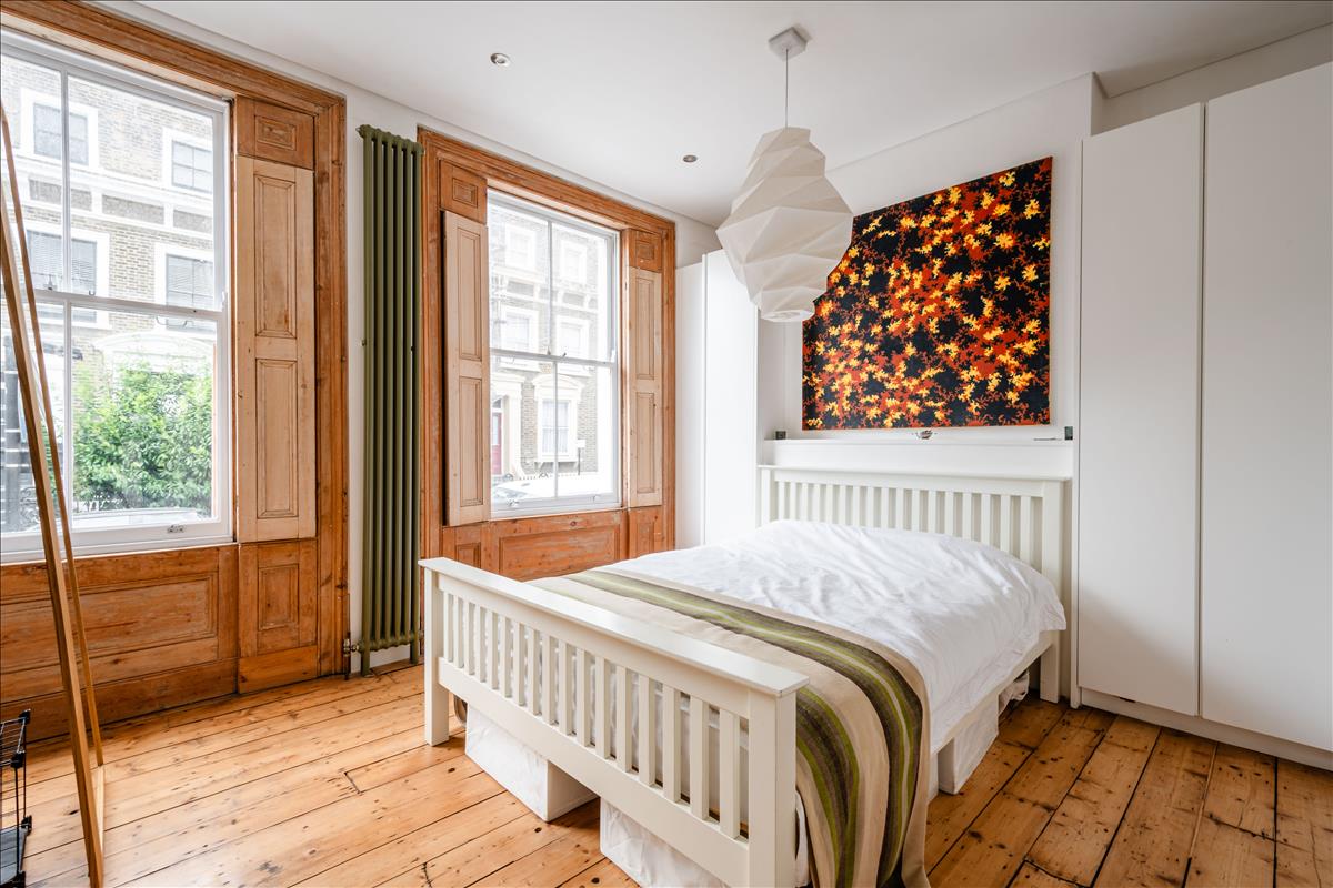 Property for sale, Warneford Street, E9. Main bedroom