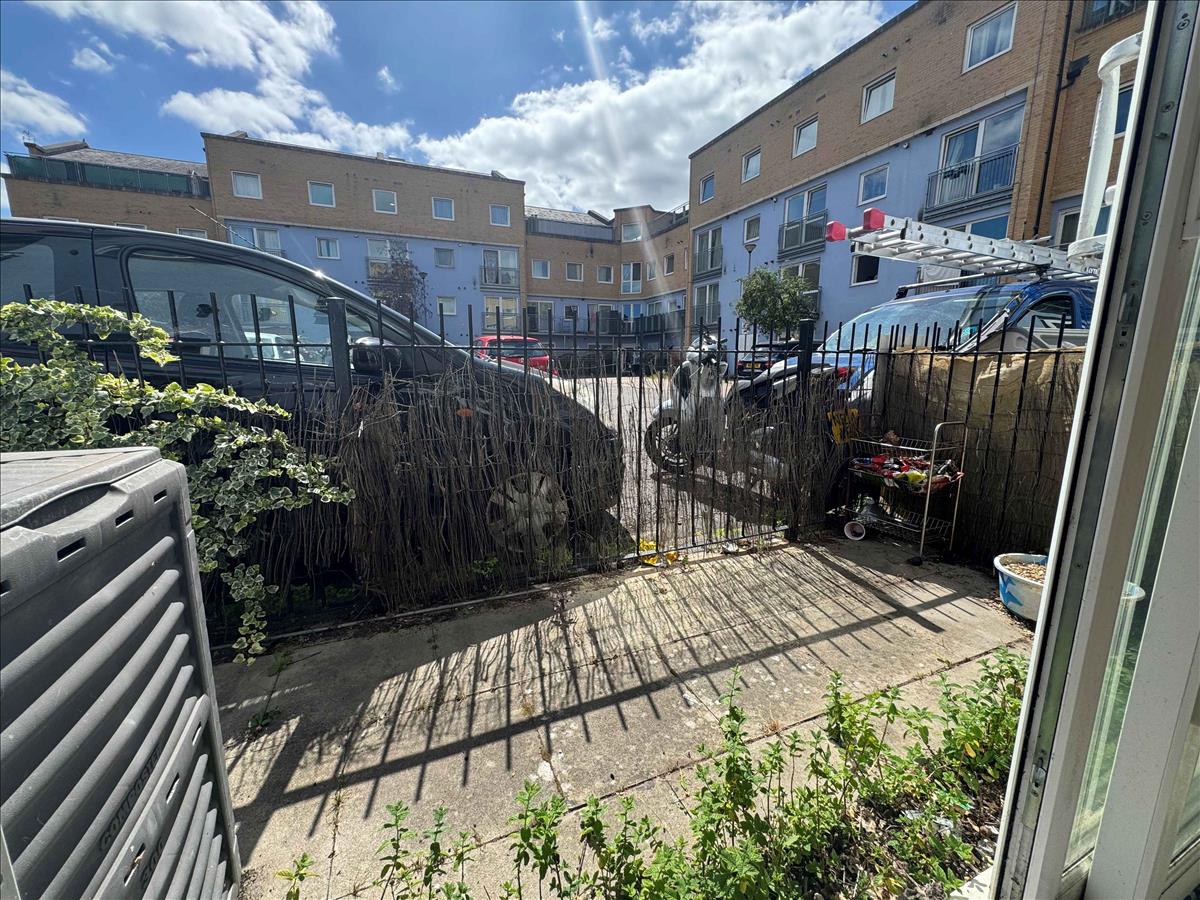 Property Image 3beab2e7-dfcb-486b-8d43-c6c82c151492