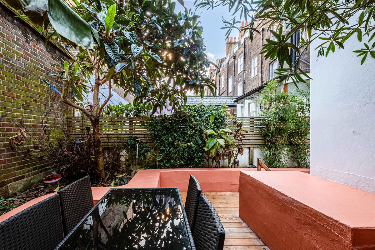 2-bed flat for sale on Leigh Street, Bloomsbury, Camden, WC1H