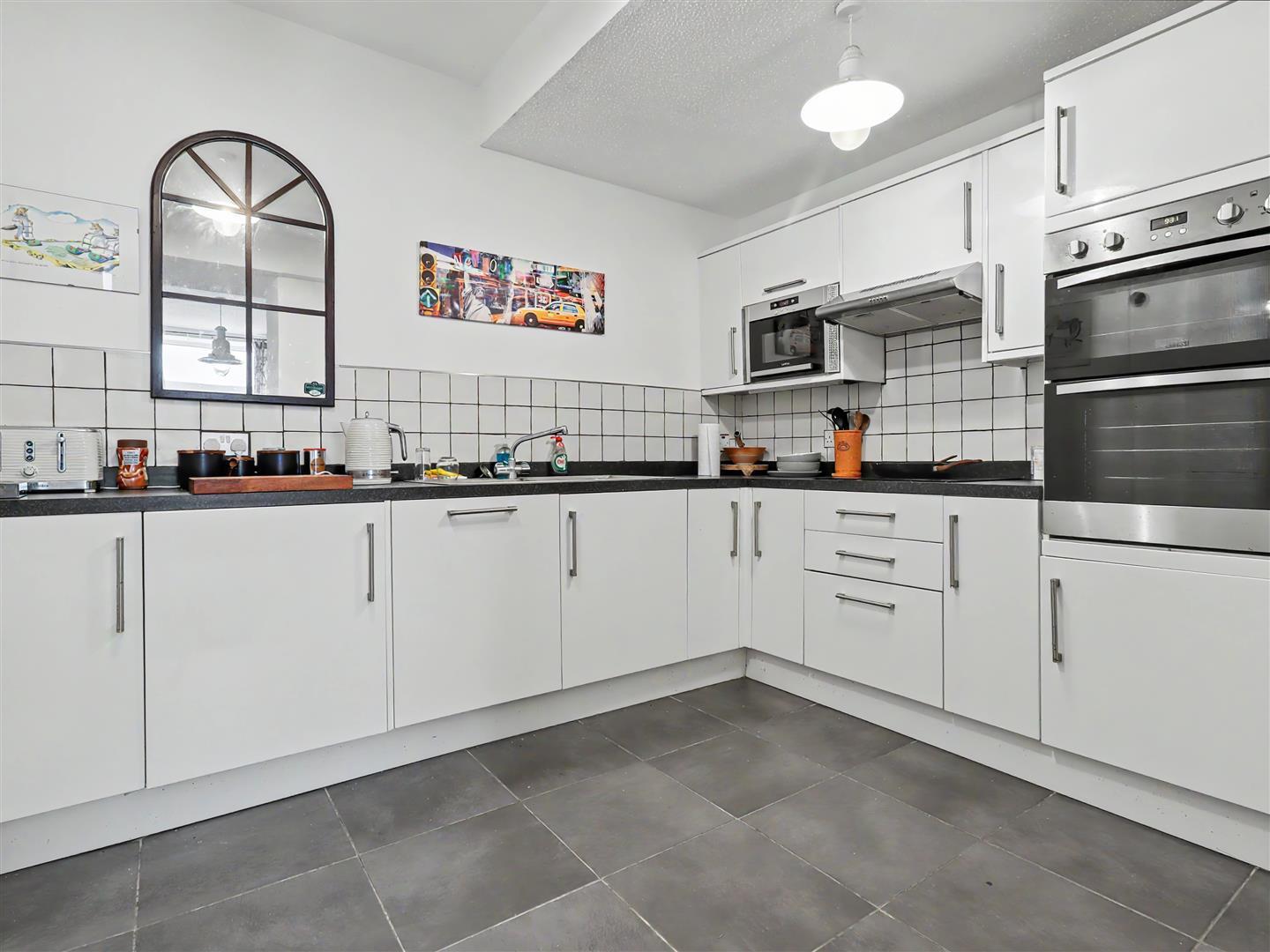 Property Image 3c1b1c9a-93d4-4978-9c1b-be0df785b29f