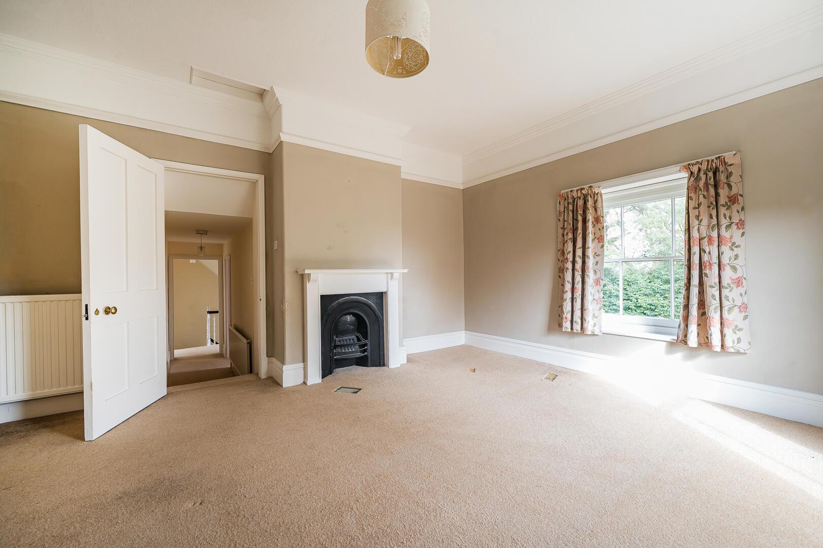 Property Image 3ca75d11-e56d-47a0-915d-d37a71de95f8