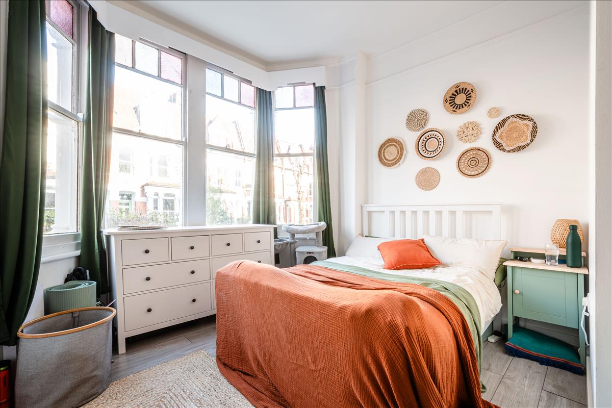 56 Clissold Crescent, Stoke Newington, N16 9AT