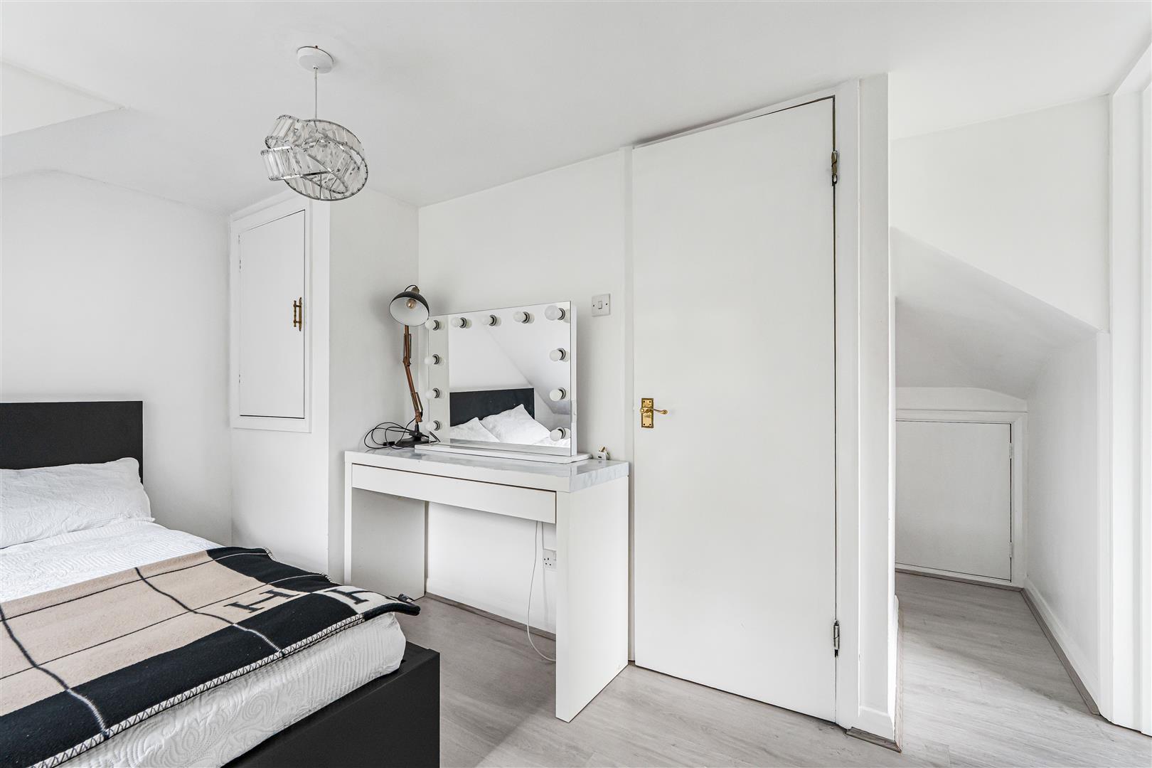 Property Image 3d82f533-2982-4a3f-b6e7-27190d52ff1d