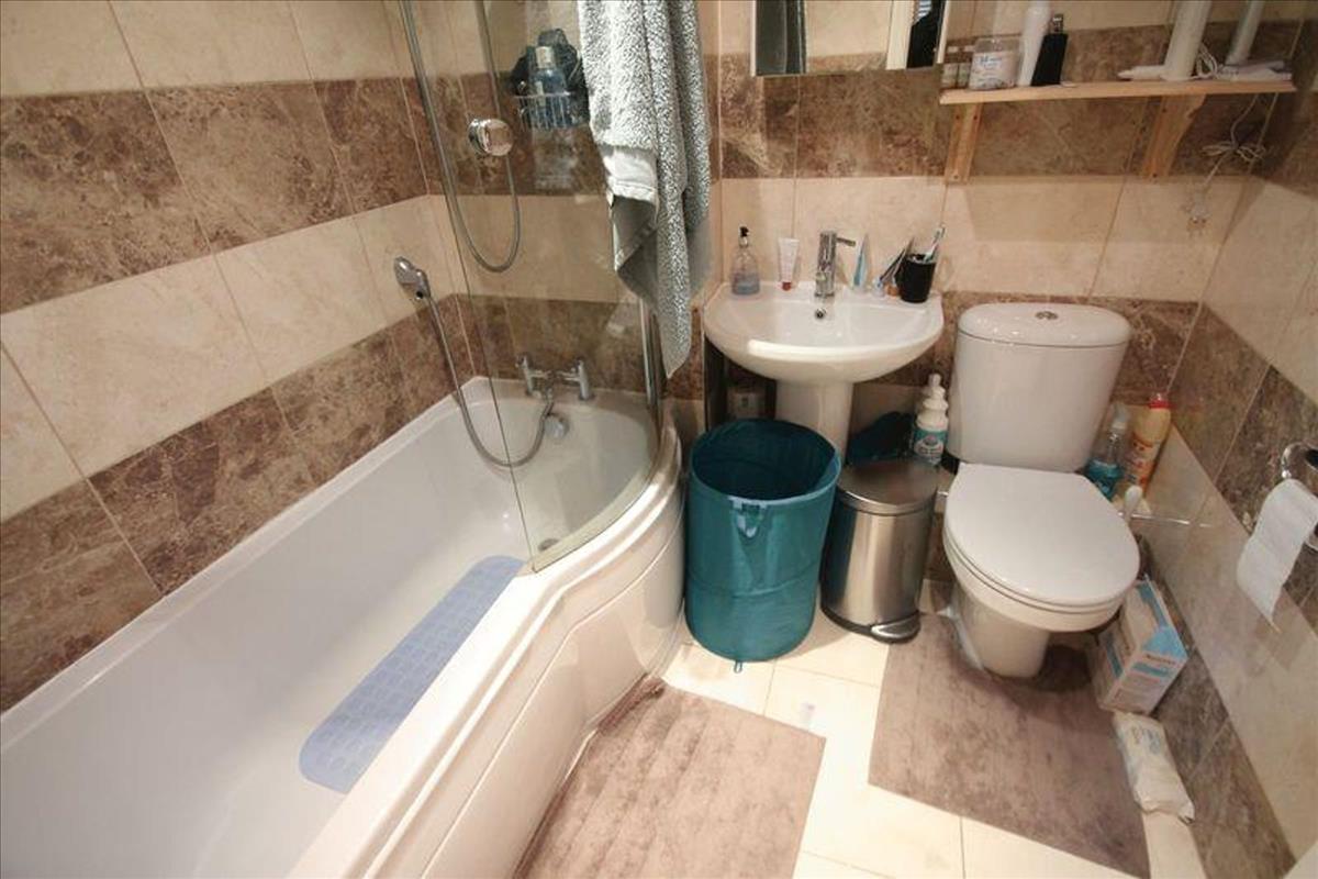 Property Image 3db9c2c3-2b03-4973-94f9-9cd338e4022d