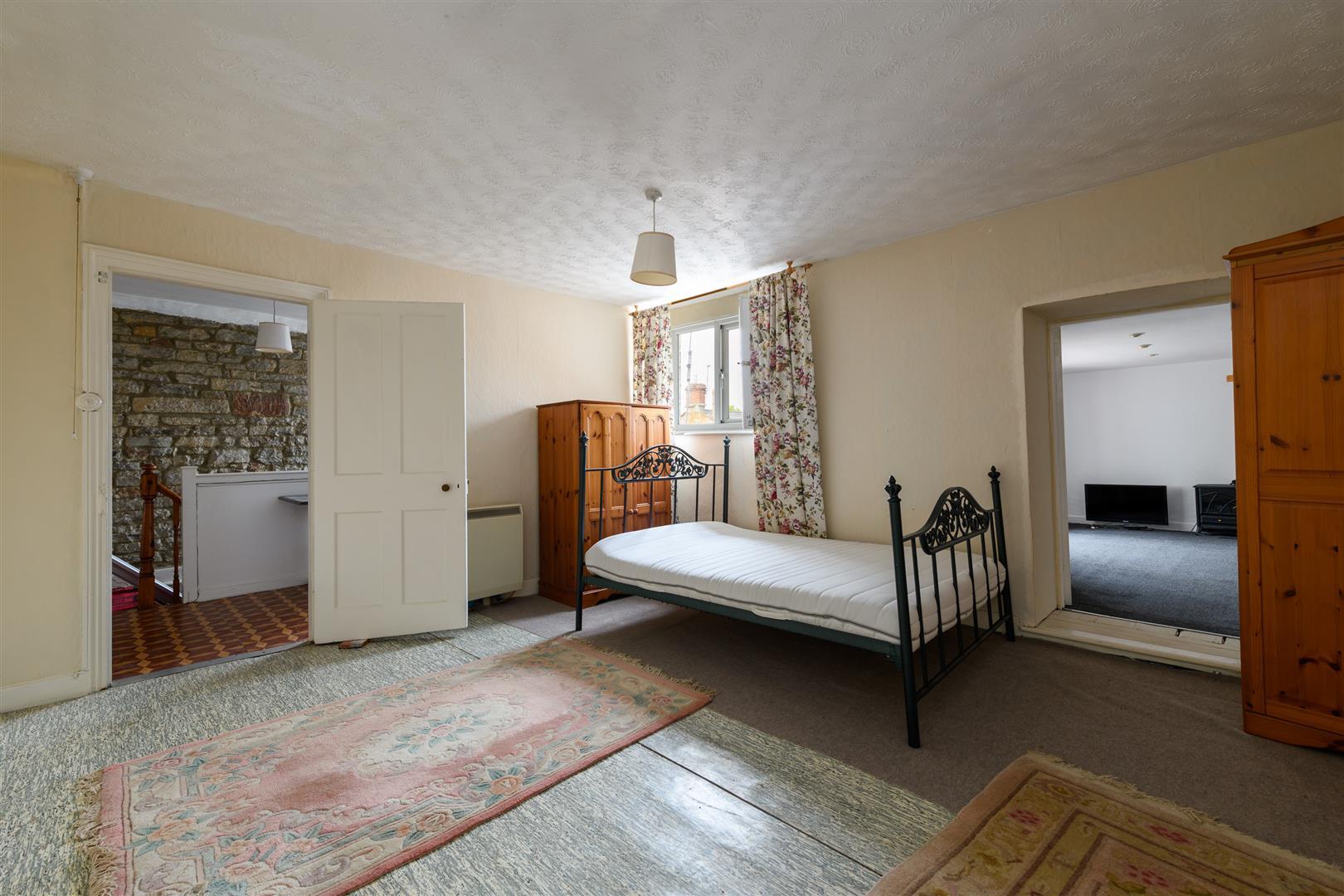 Property Image 3e628869-f1a5-4439-842f-4a0385ae64fa