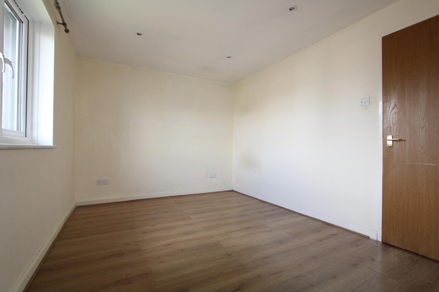 Property Image 3f011ab2-26e2-4839-876c-27877eb8f44b