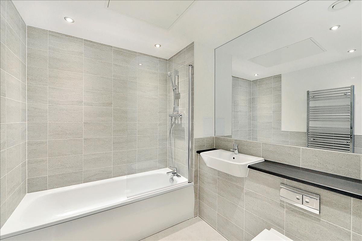 Modern three bedroom apartment available for long let in the heart of Dalston