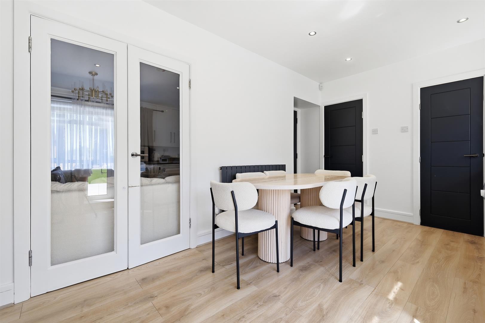 Property Image 3fb55194-782b-41e6-936b-106f54c8bf52