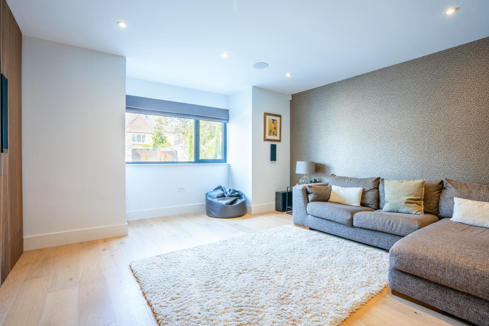 Property Image 3fe90346-c5d3-466f-a36a-389aac676335
