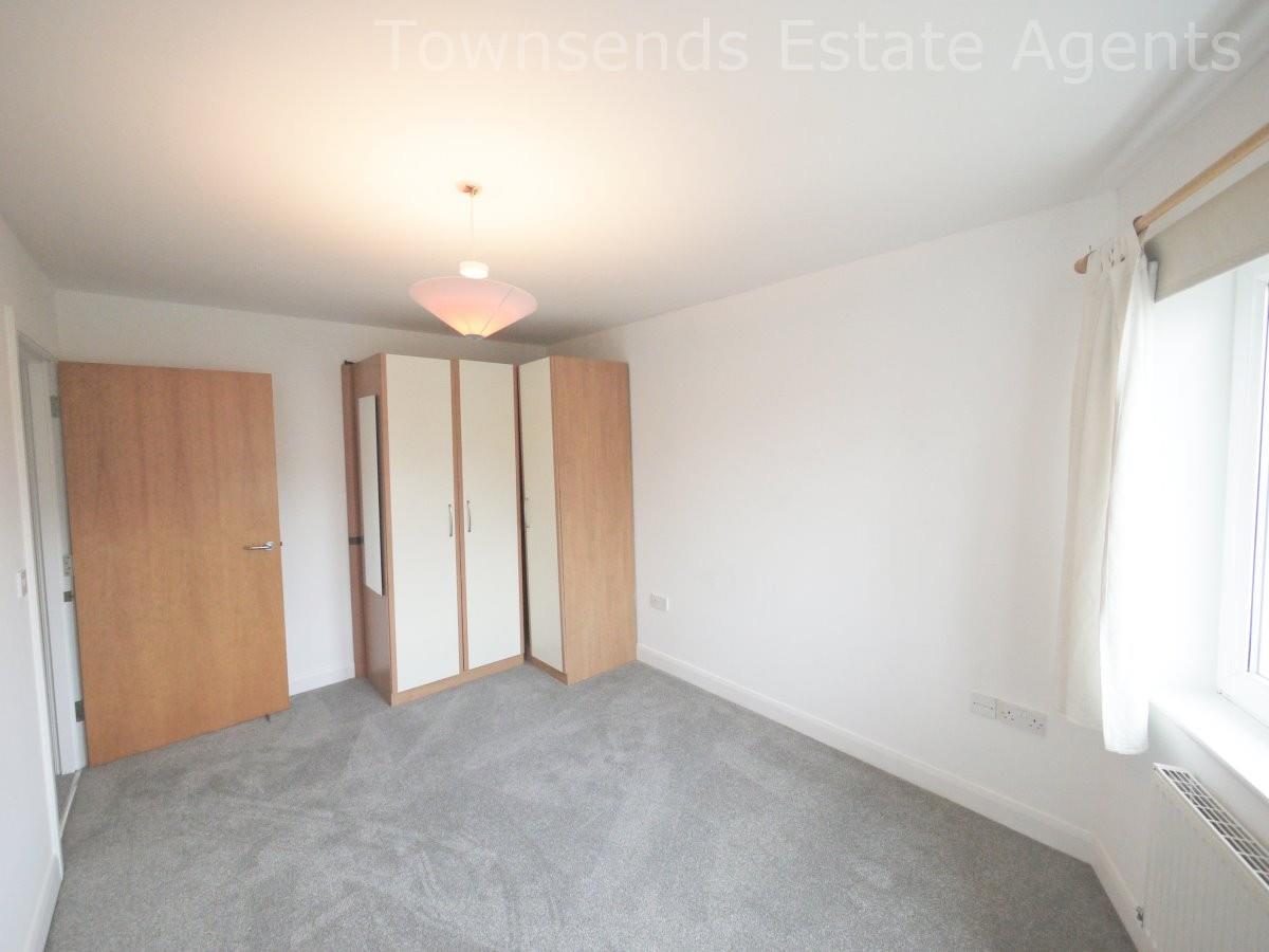 Property Image 3ff5349f-bd2f-4475-ad2a-55e421b7b892