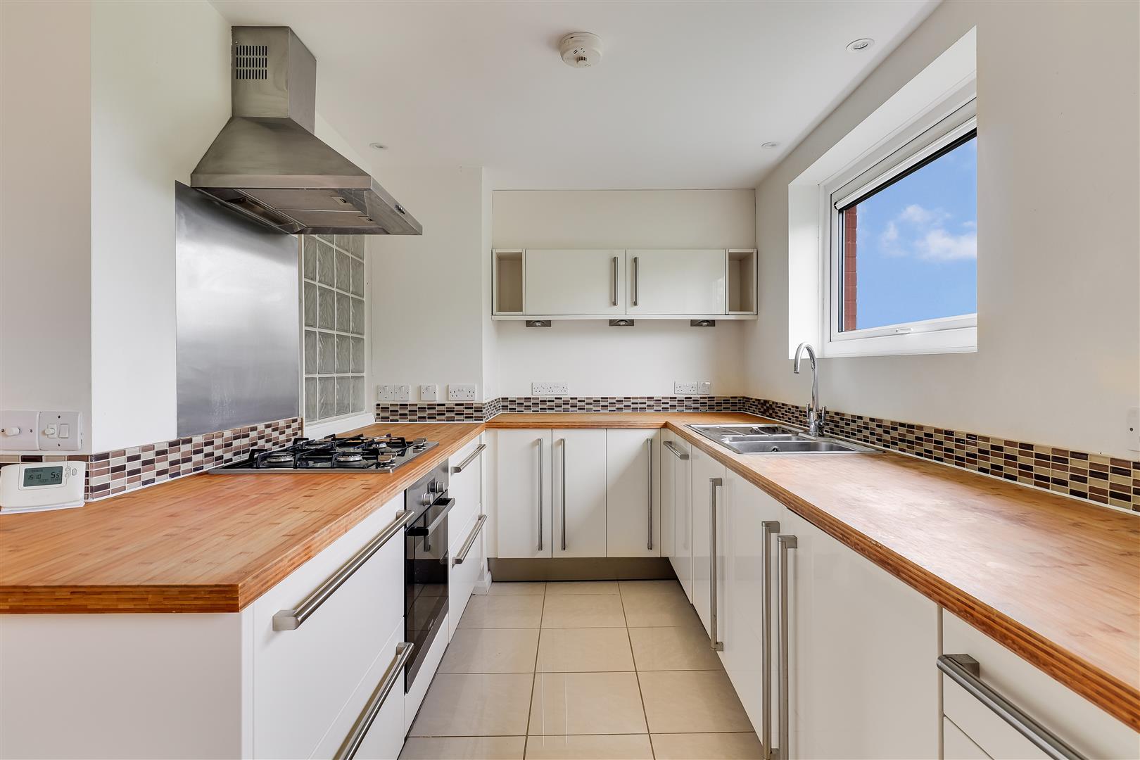 Property Image 4021a3d4-5bd5-4f94-bcf2-96d0c4a619ea