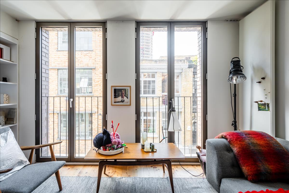 Three bedroom penthouse apartment for rent on Charlotte Road EC2A