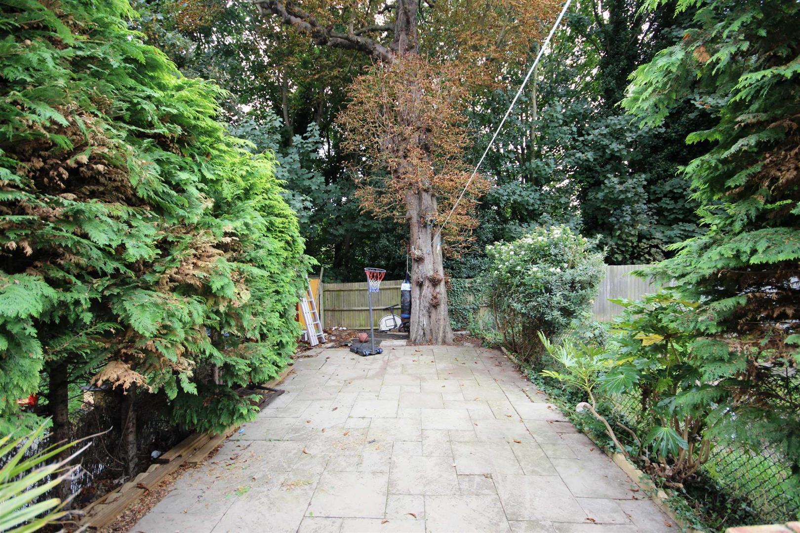 Property Image 402ba923-58d3-42fb-a1ff-897ae7c36e6e