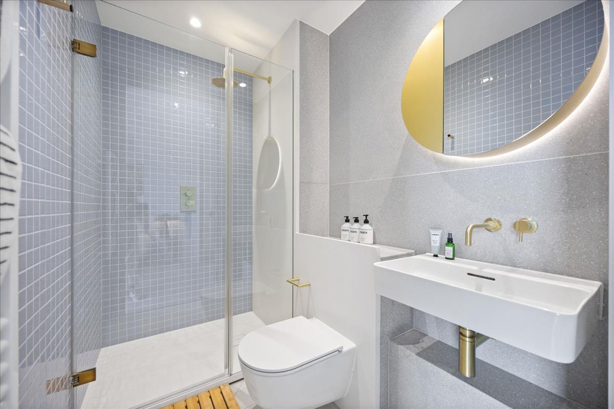 Property Image 403fef2b-ec5b-4ff4-87c8-1c7c23d22d08