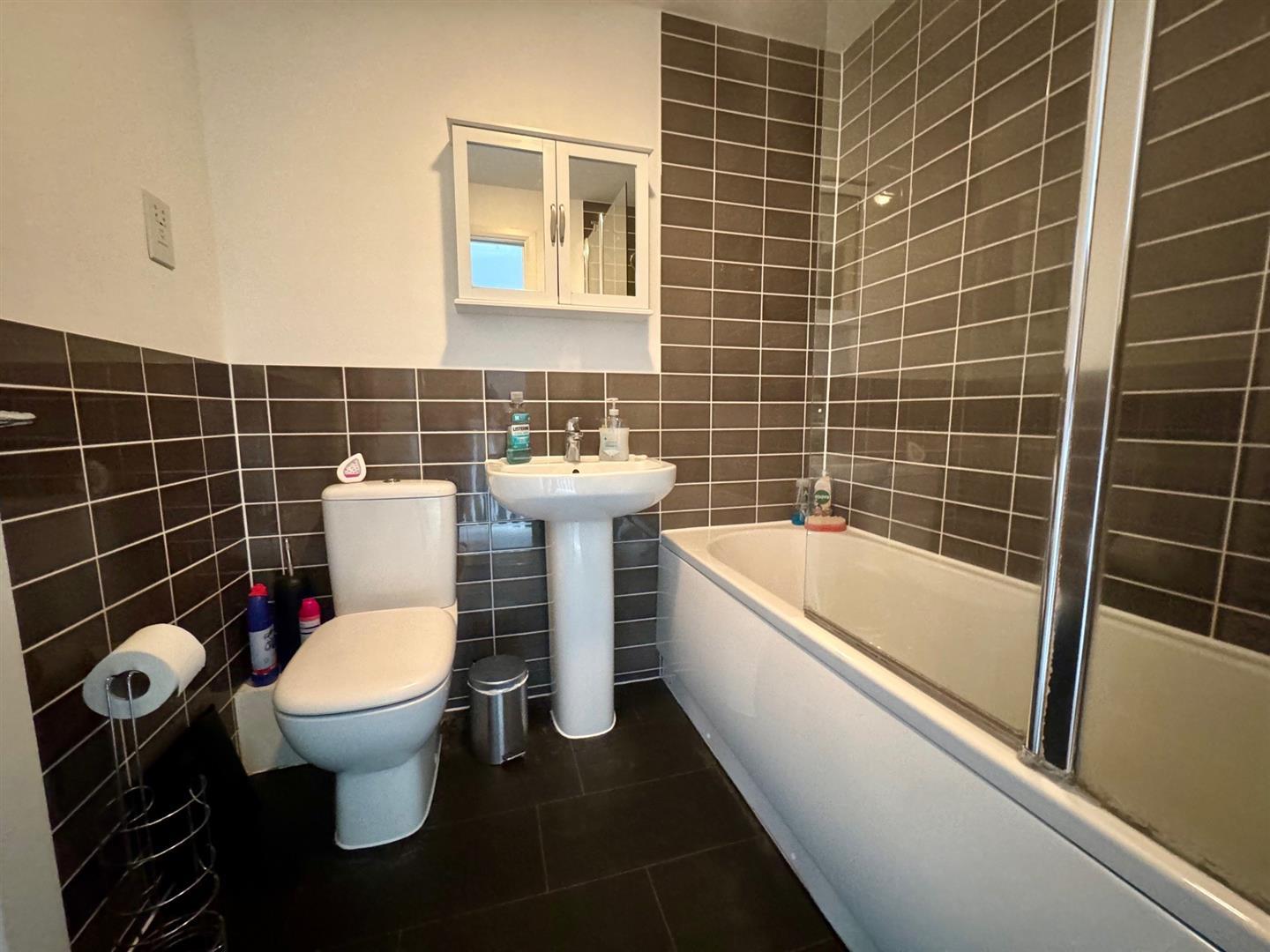 Property Image 40436d2c-baaa-45e5-82a7-32b50c07c890