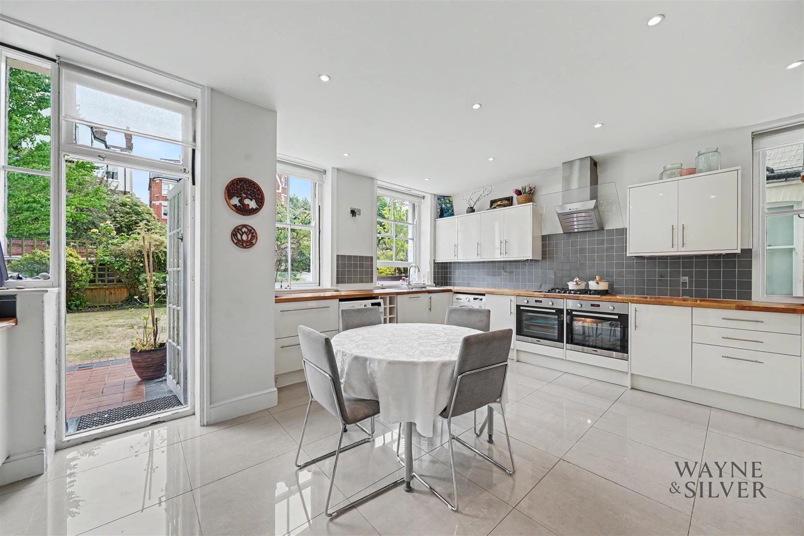 Property Image 4043d579-af93-45e2-9745-04a2e896eabf