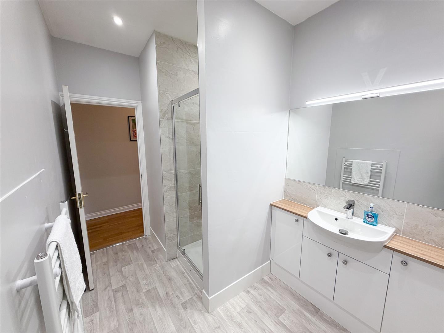 Property Image 406a677c-1610-41f1-8f4f-49888866f475