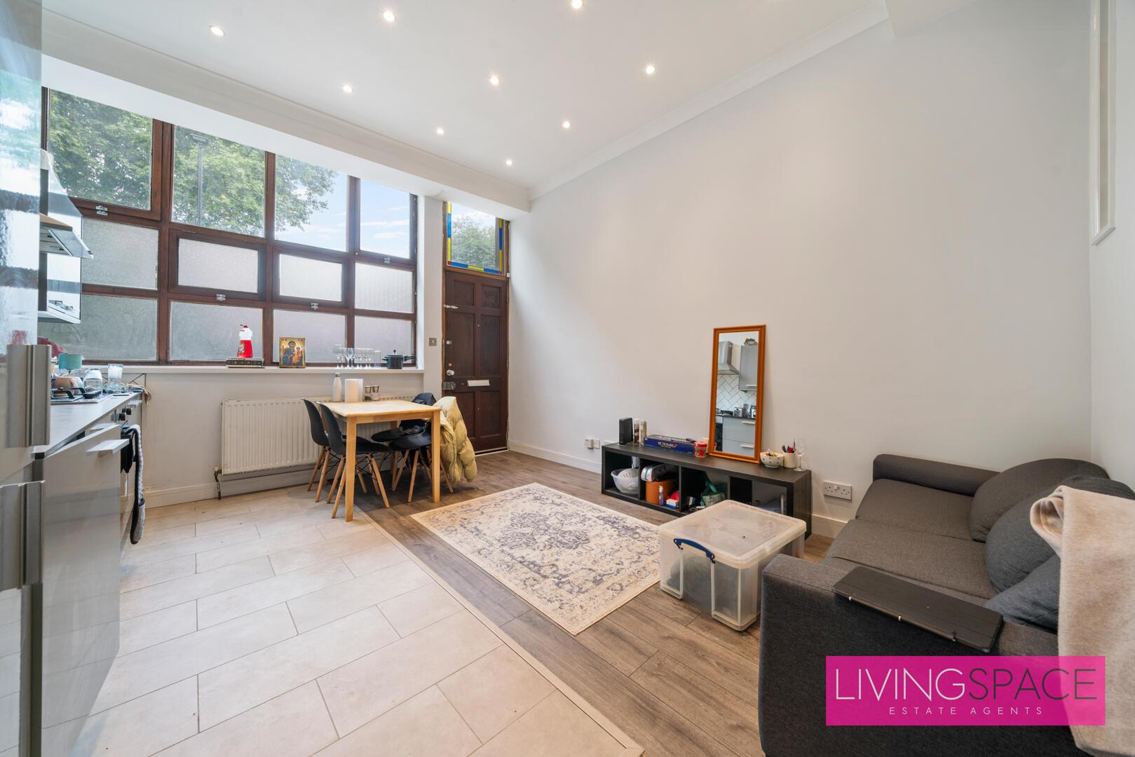 Property Image 408205fc-955e-40b2-9c94-40c25e73ee41