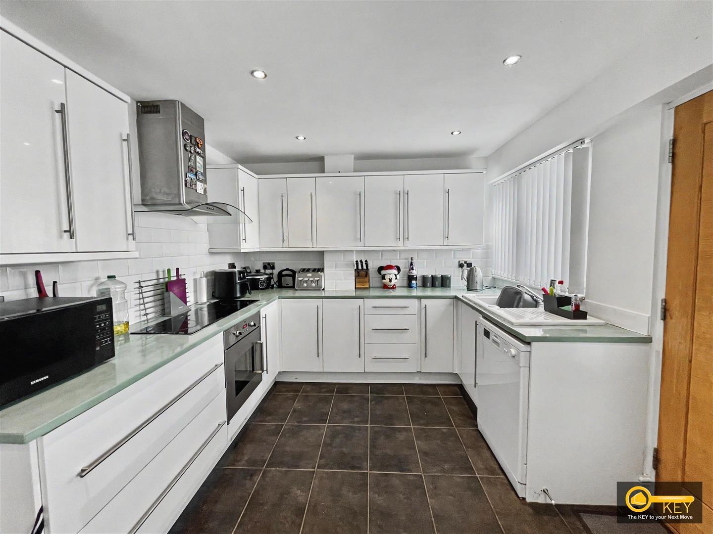 Property Image 409a59d9-2be5-44dc-8c74-788987d1c30a