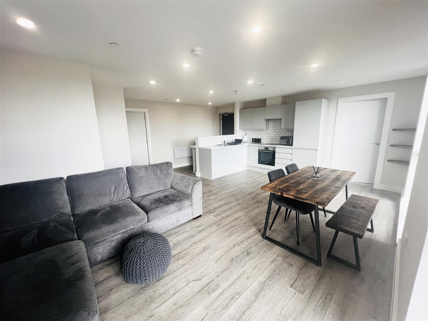 Property Image 40b60f37-9661-426d-8ec6-95fc0e645a56