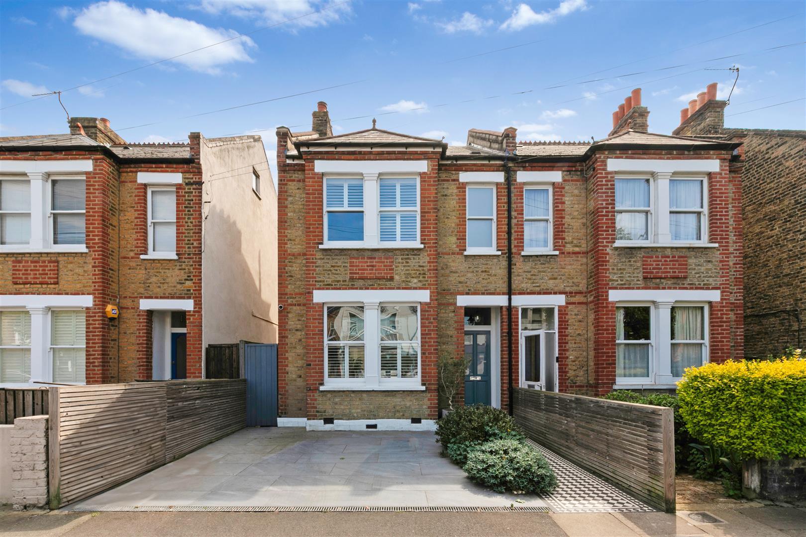 Property Image 40d88555-b2c9-40ed-87c9-1a478ffe2f9d